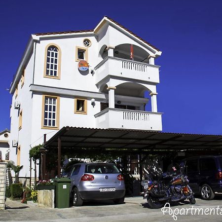 Apartments Borka Biograd Na Moru Luaran gambar
