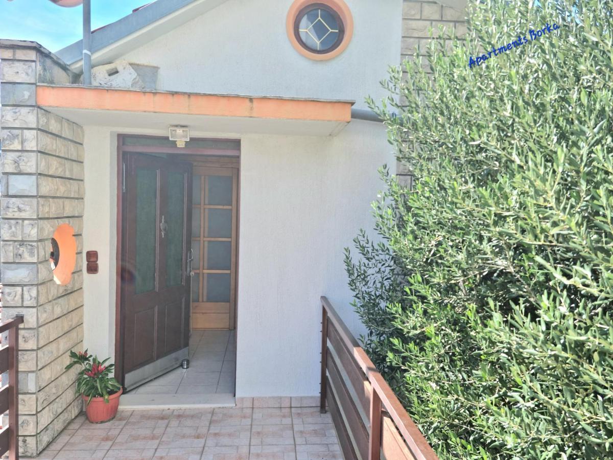 Apartments Borka Biograd Na Moru Luaran gambar