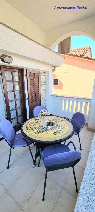 Apartments Borka Biograd Na Moru Luaran gambar